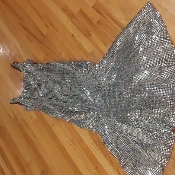 Nouveau Vintage Evening Collection Silver Sequin Disco Gown - Picture 12 of 16